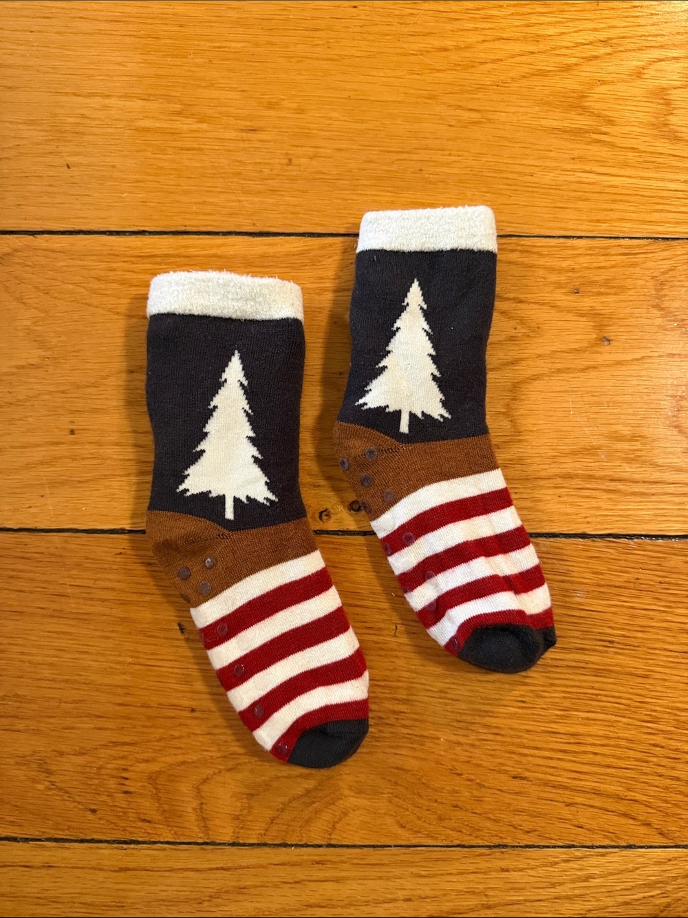 Men's Navy & White Holiday Tree Ankle Socks